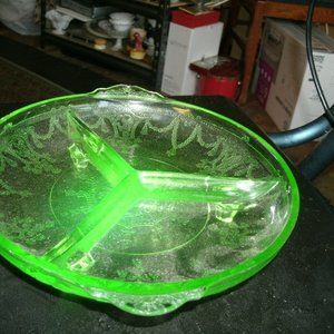 vintage depression glass cameo divided bowl.